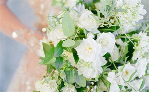 属猪女名字中有玉字好吗(属猪女名字中有玉字好吗)