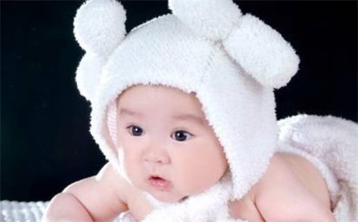 胡姓2026/05/04出生男宝宝起名全攻略：名字推荐与禁忌字分析