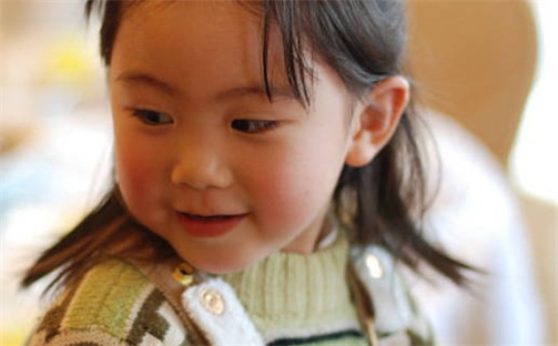 何姓男孩子取名